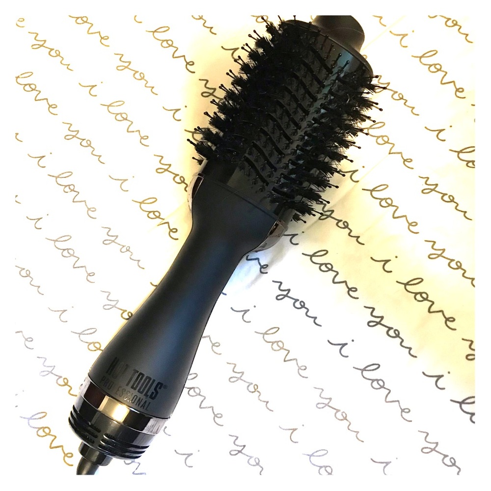 Hot Tools Charcoal Infused One Step Blowout Brush